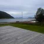 House By The Sea * Karlsøy