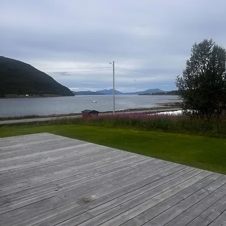 House By The Sea * Karlsøy