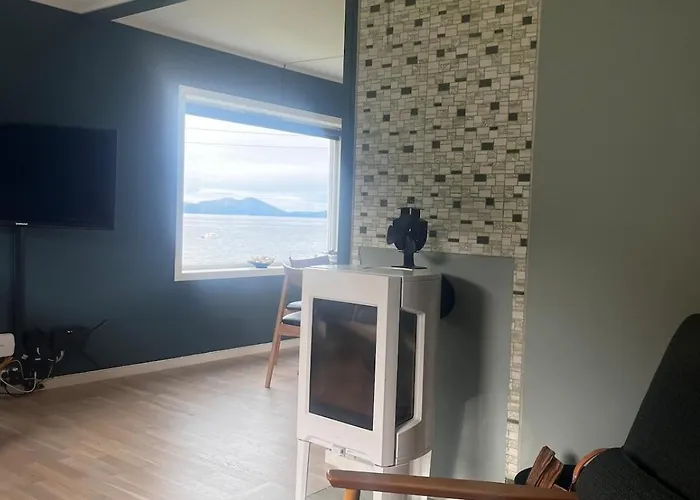 House By The Sea * Karlsoy