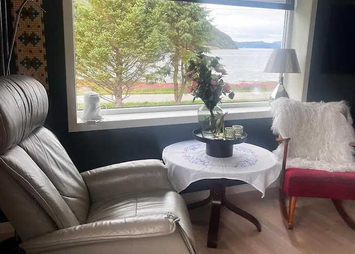 House By The Sea 度假居 *